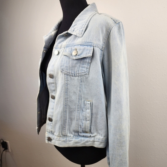 Forever 21 Light Wash Denim Jacket Cotton Classic 90's Vintage Style Size Large - Picture 2 of 11